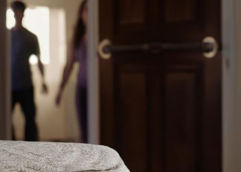 How to Move a Memory Foam Mattress