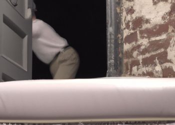 How to Move a Queen Mattress