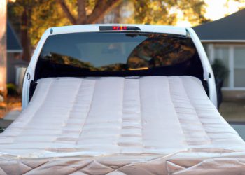 How to Move a Queen Size Mattress in a Pickup Truck
