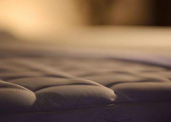 How to Tuck Sheets Under Heavy Mattress