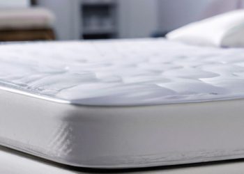 What is a Plush Hybrid Mattress