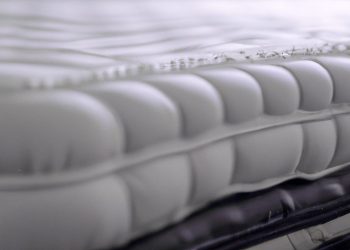 What is the Difference Between a Full and Queen Mattress